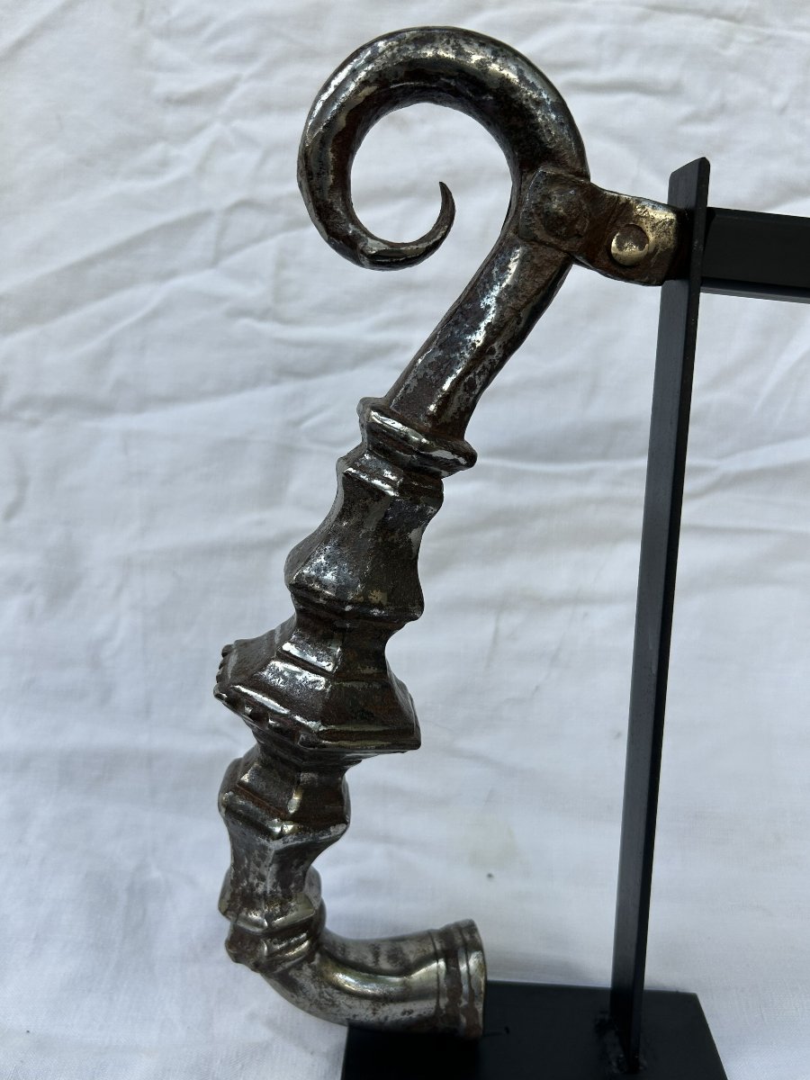 Iron Knocker Door-photo-4