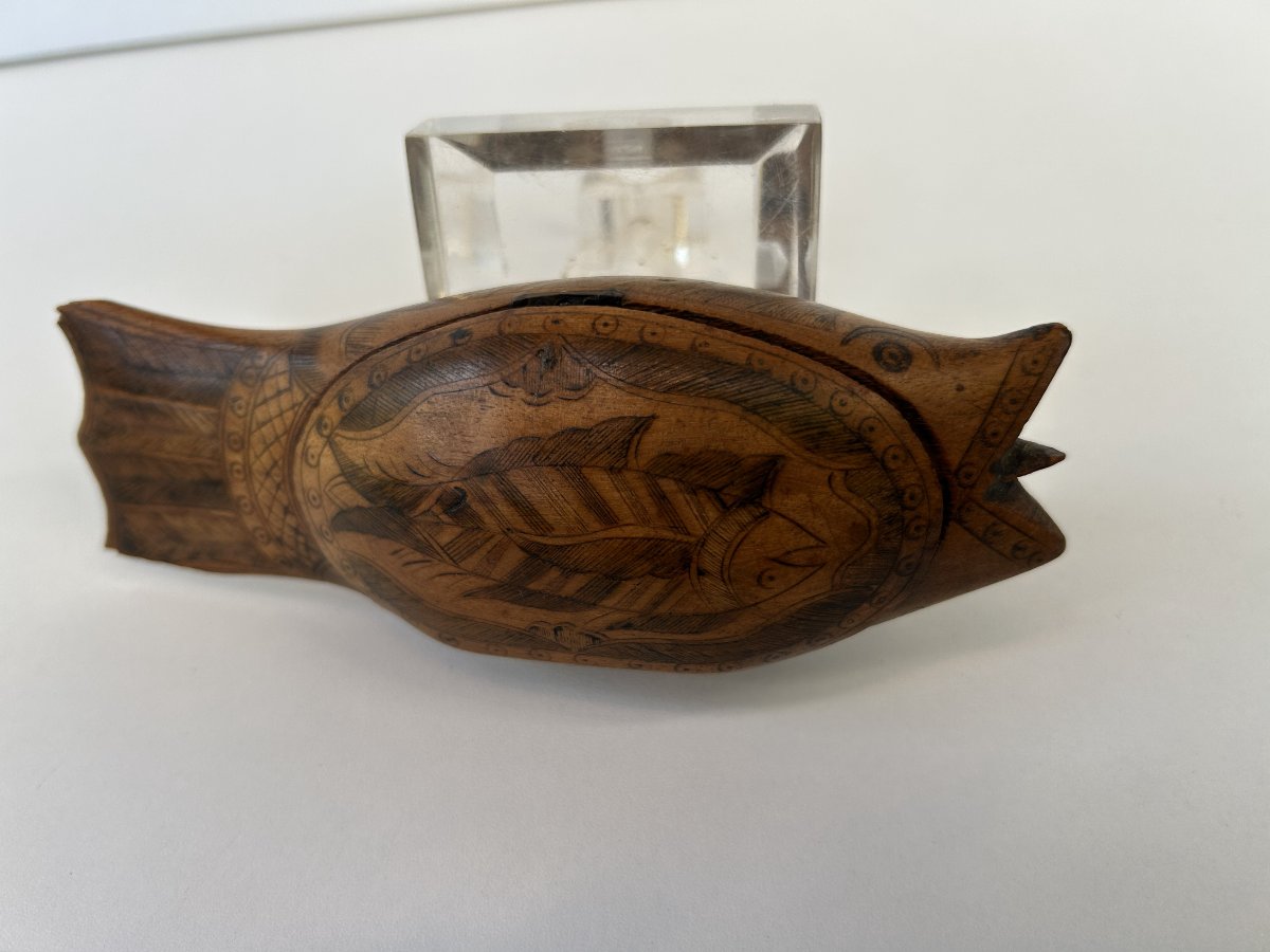 Snuff Box In Wood-photo-1