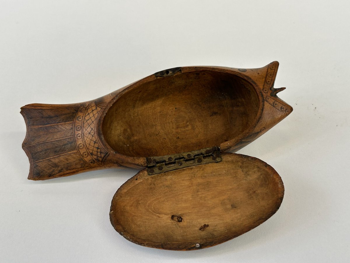 Snuff Box In Wood-photo-7