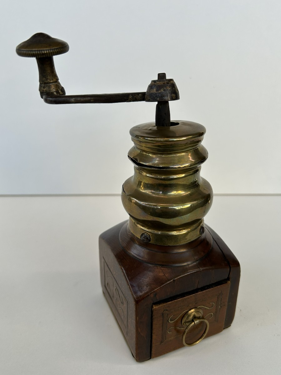 Moulin à café en bois