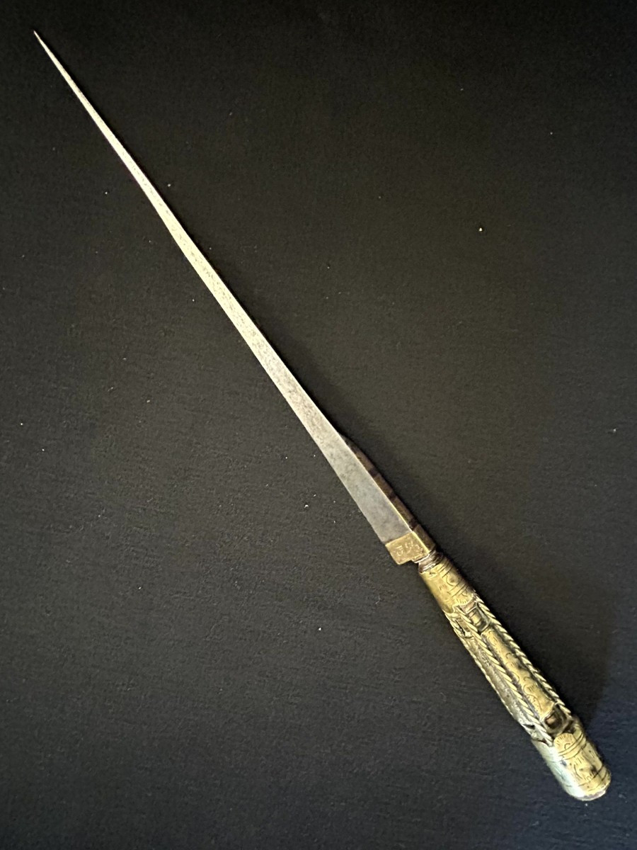 Couteau en fer forgé