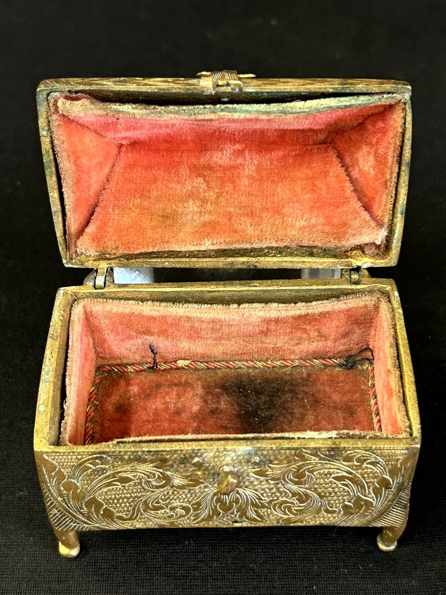 Small Bronze Casket-photo-3