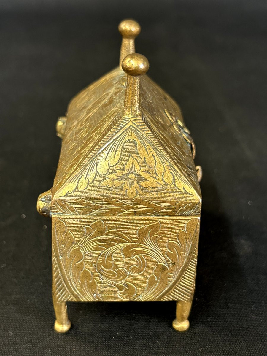 Small Bronze Casket-photo-3