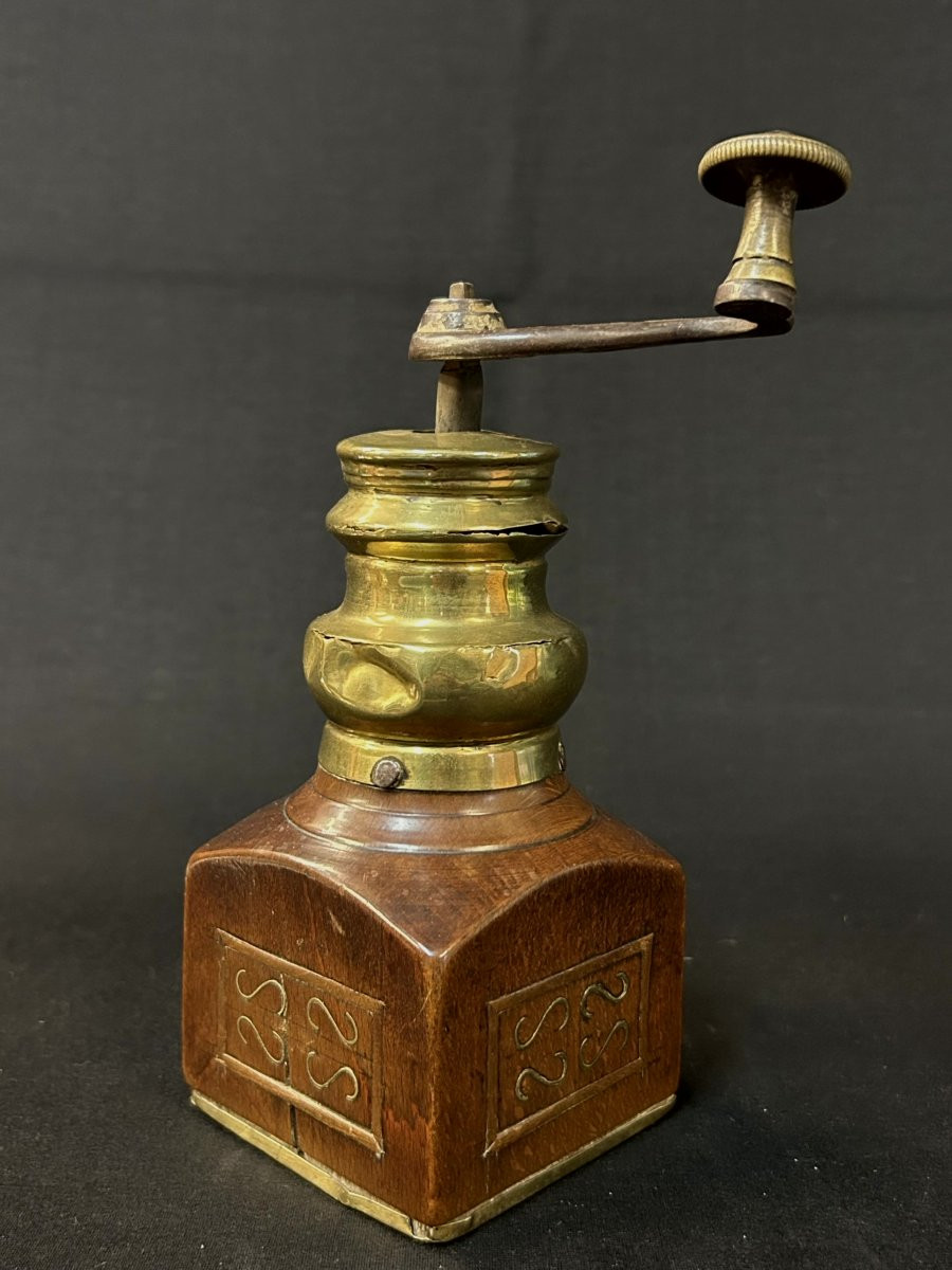Coffee Grinder Made Of Iron And Brass-photo-2