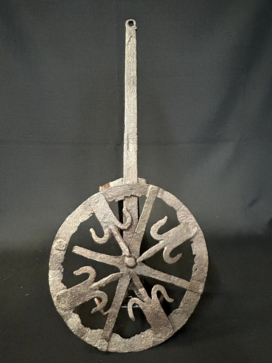 Grille de cheminée en fer forgé