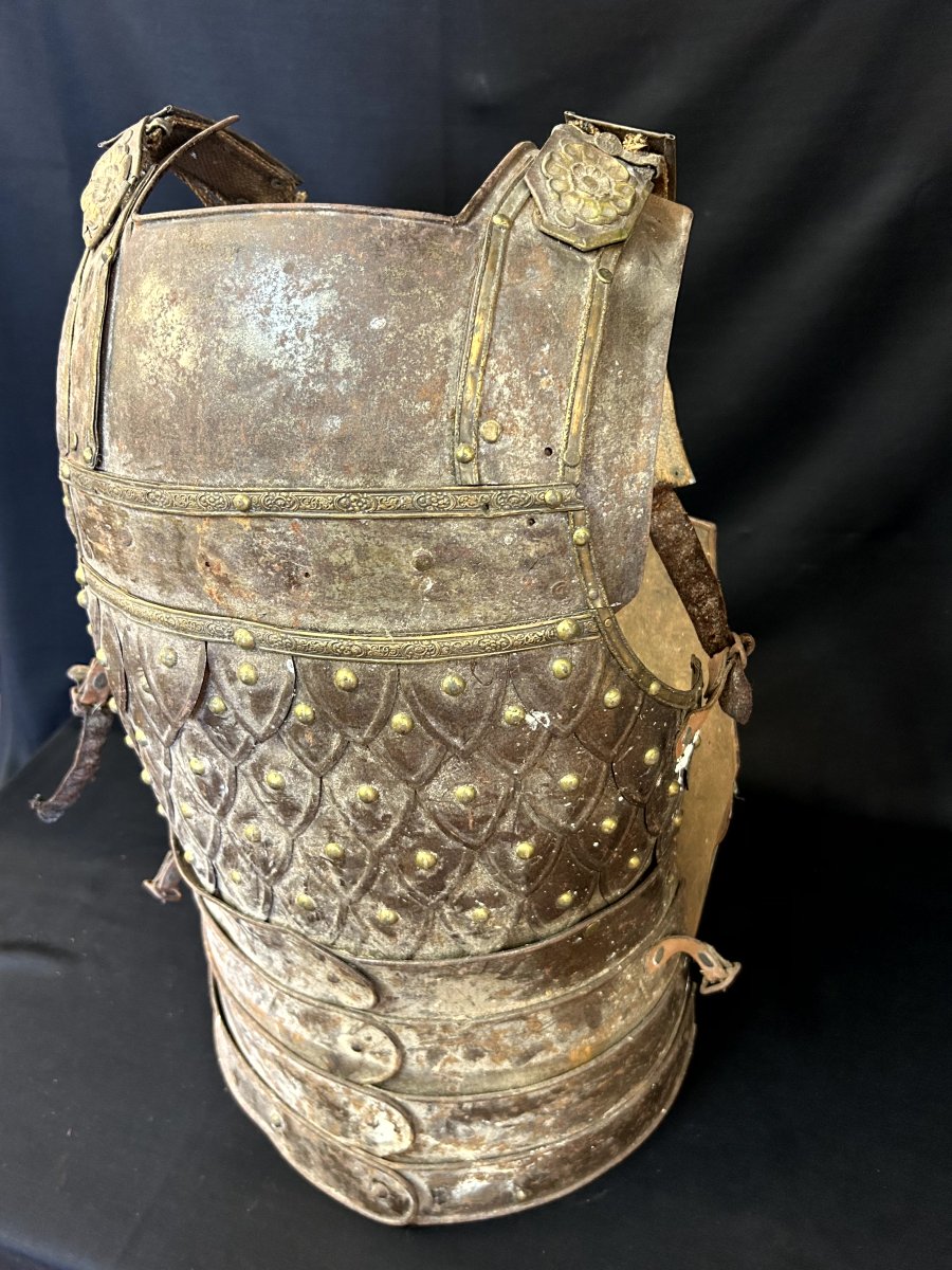 Poitrine et dos d'armure en fer