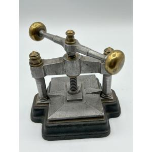 Presse En Fer Forgé 