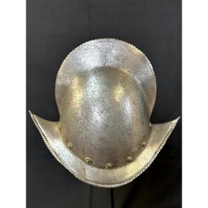 Morion à crête haute en fer forgé