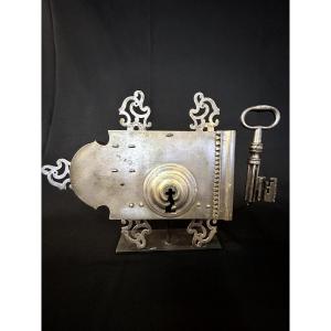 Clé et serrure en fer forgé