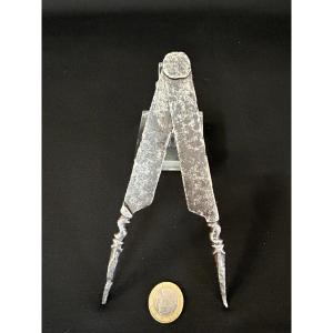 Compas en fer forgé