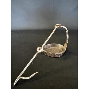 Lampe à huile en fer forgé