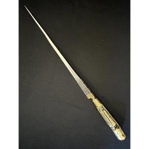 Couteau en fer forgé