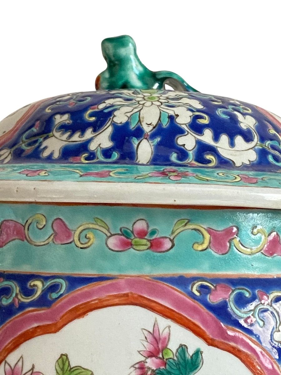 Lidded Chinese Porcelain Vase, Early 20th Century, Height 22 Cm-photo-1