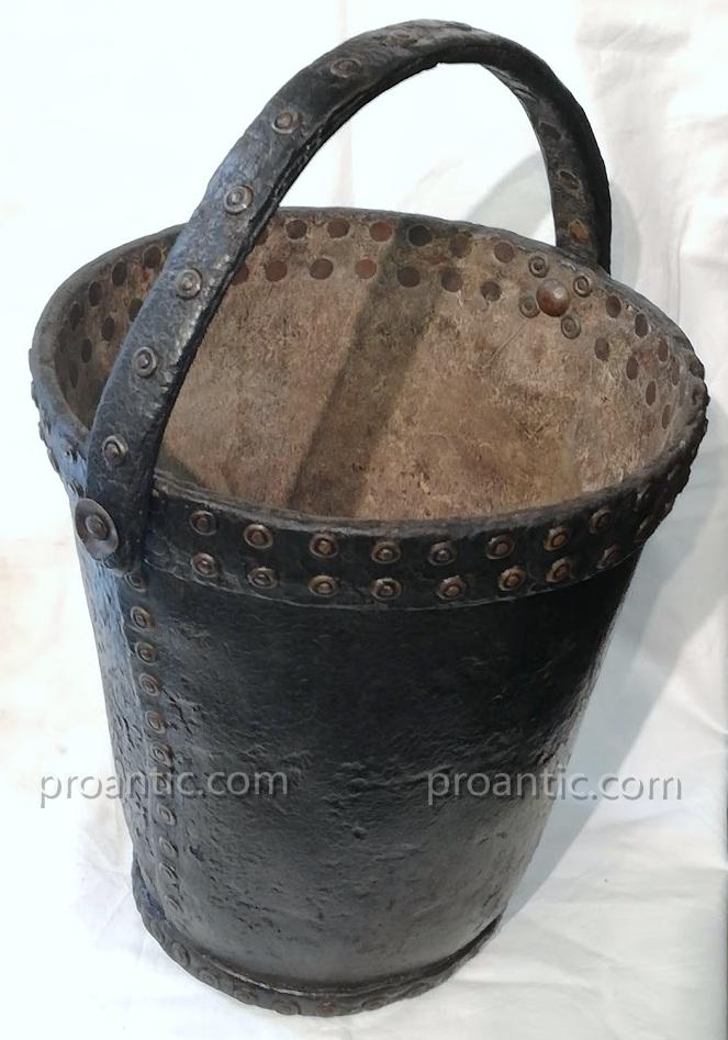 Leather Bucket And Metallic Furs. XVI-photo-2
