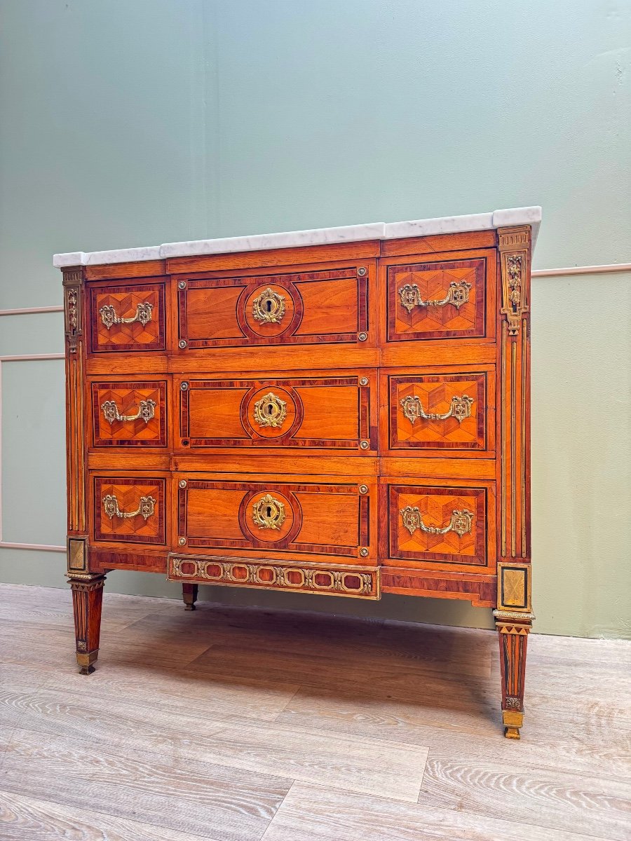 Commode à Ressaut  En Marqueterie de cubes D’époque Louis XVI XVIII Eme Siècle -photo-3