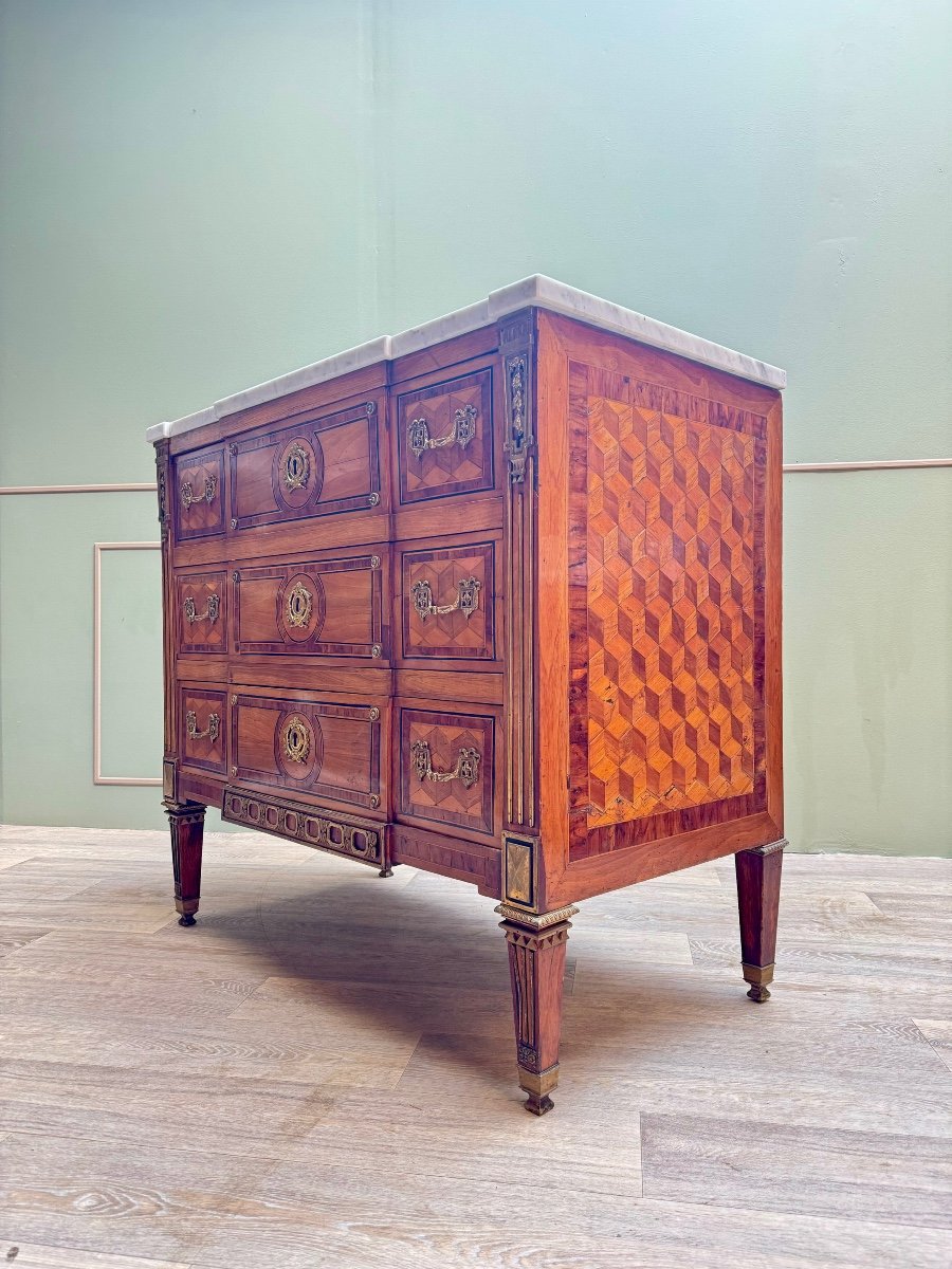 Commode à Ressaut  En Marqueterie de cubes D’époque Louis XVI XVIII Eme Siècle -photo-6