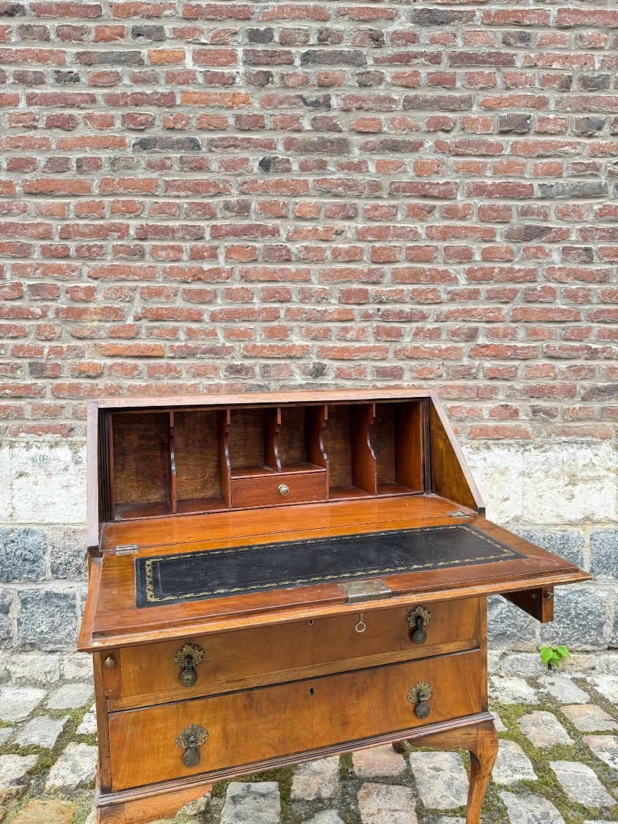 Bureau, secrétaire De Pente En Noyer De Style Chippendale -photo-3