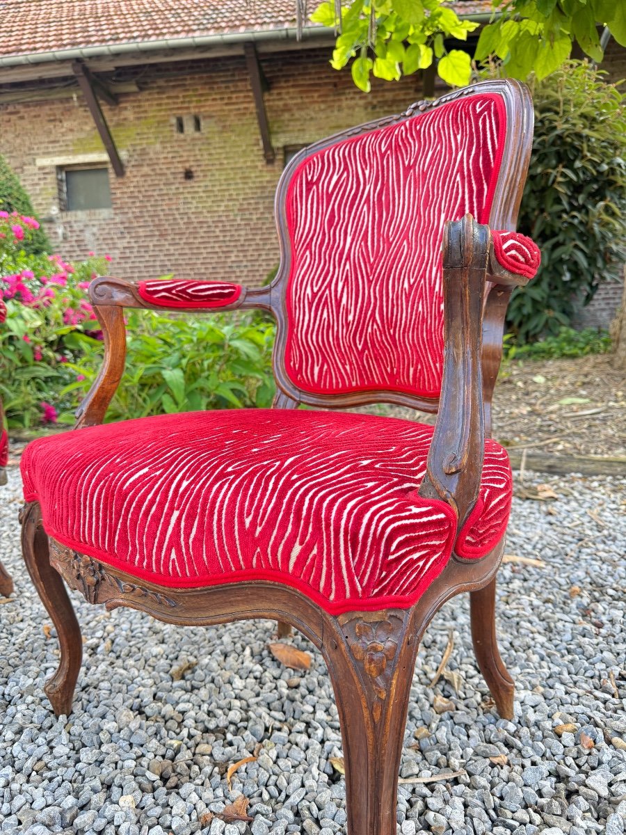 Amand Henri Pair Of Cabriolet Armchairs In Stamped Beech, Louis XV Period -photo-2
