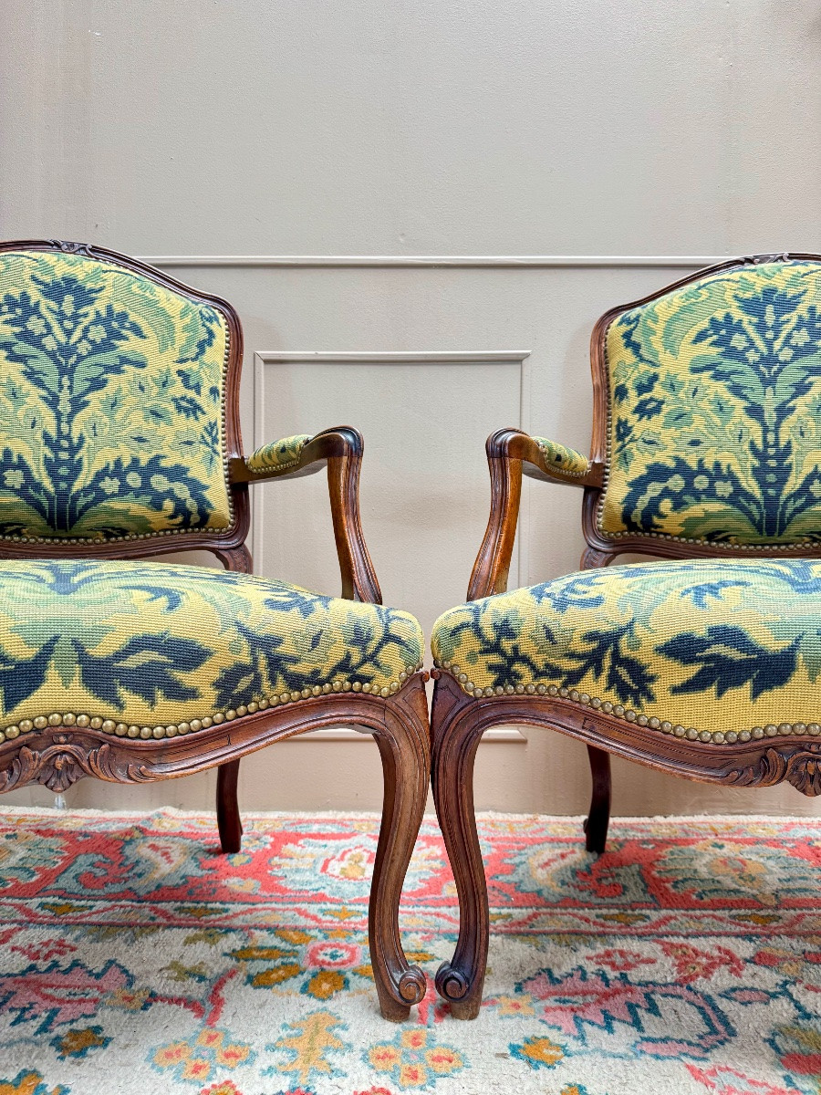 Paire De Fauteuils à La Reine En Noyer De Style Louis XV XIX Eme Siècle -photo-5