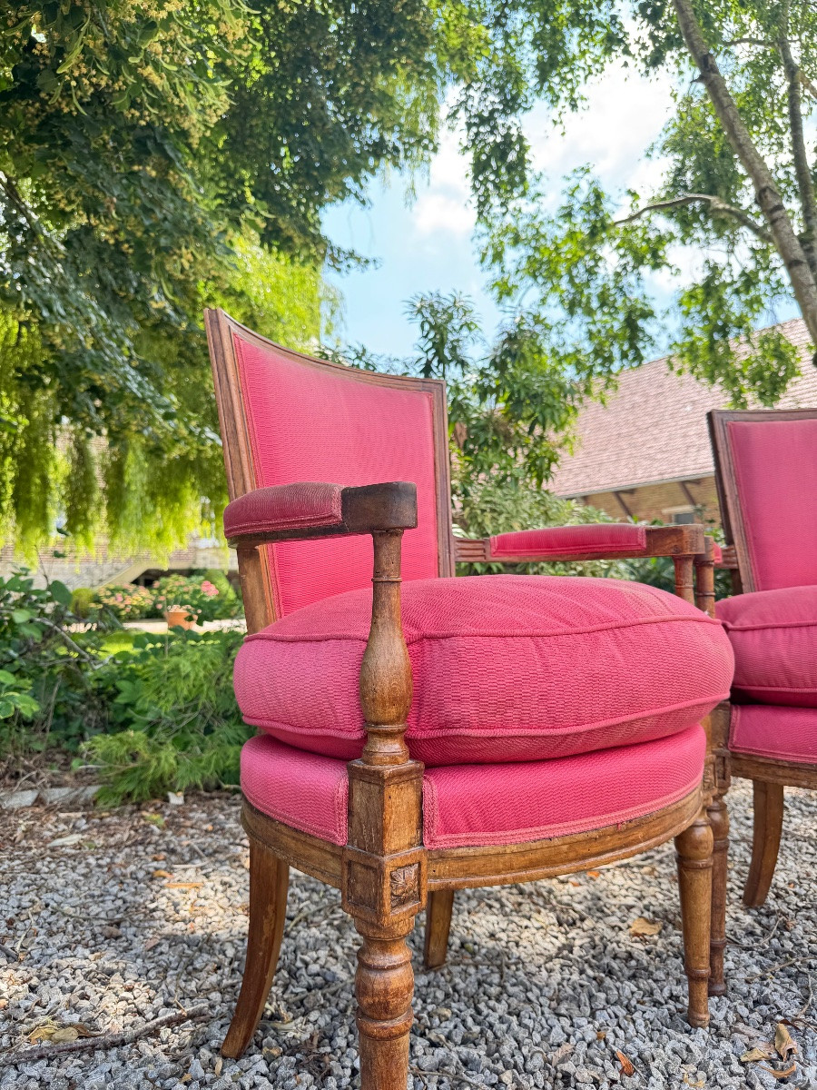 Paire de fauteuils en noyer d’époque Directoire XVIII eme siècle -photo-1
