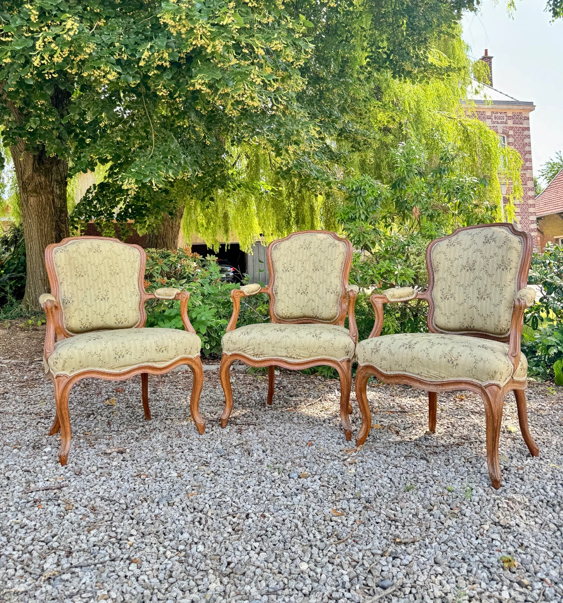 ARMAND Henry Suite de trois fauteuils estampillés d’époque Louis XV XVIII eme siècle 
