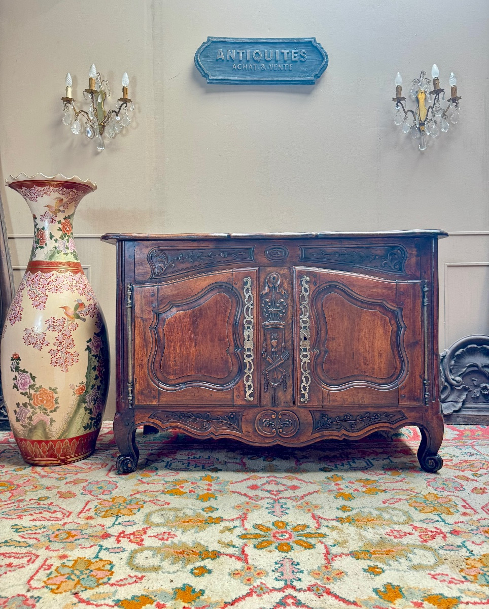 Buffet provençal en noyer d’époque Louis XV XVIII