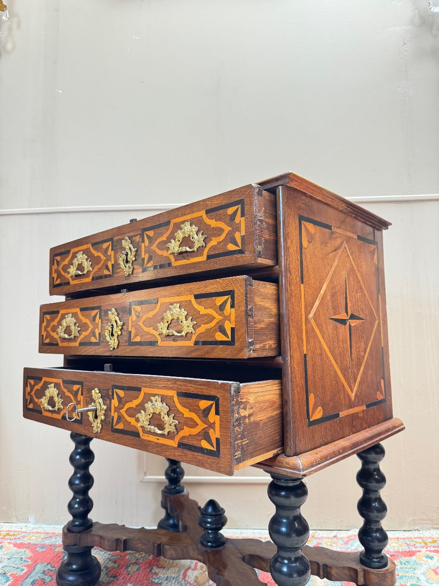 Cabinet sur piètement en chêne d’époque Louis XIV XVII eme siècle -photo-6