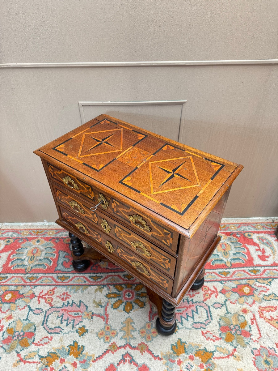 Cabinet sur piètement en chêne d’époque Louis XIV XVII eme siècle -photo-7