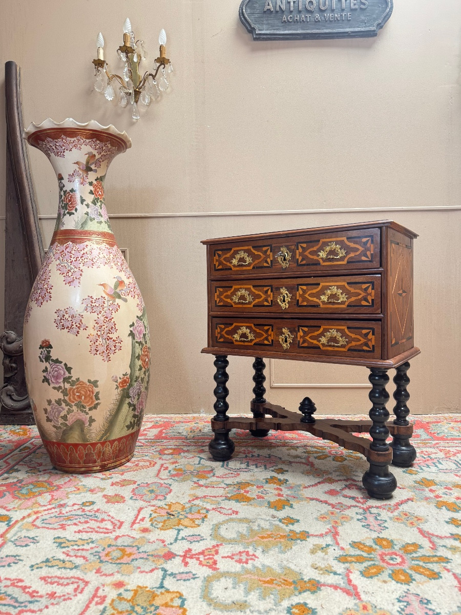 Cabinet sur piètement en chêne d’époque Louis XIV XVII eme siècle 