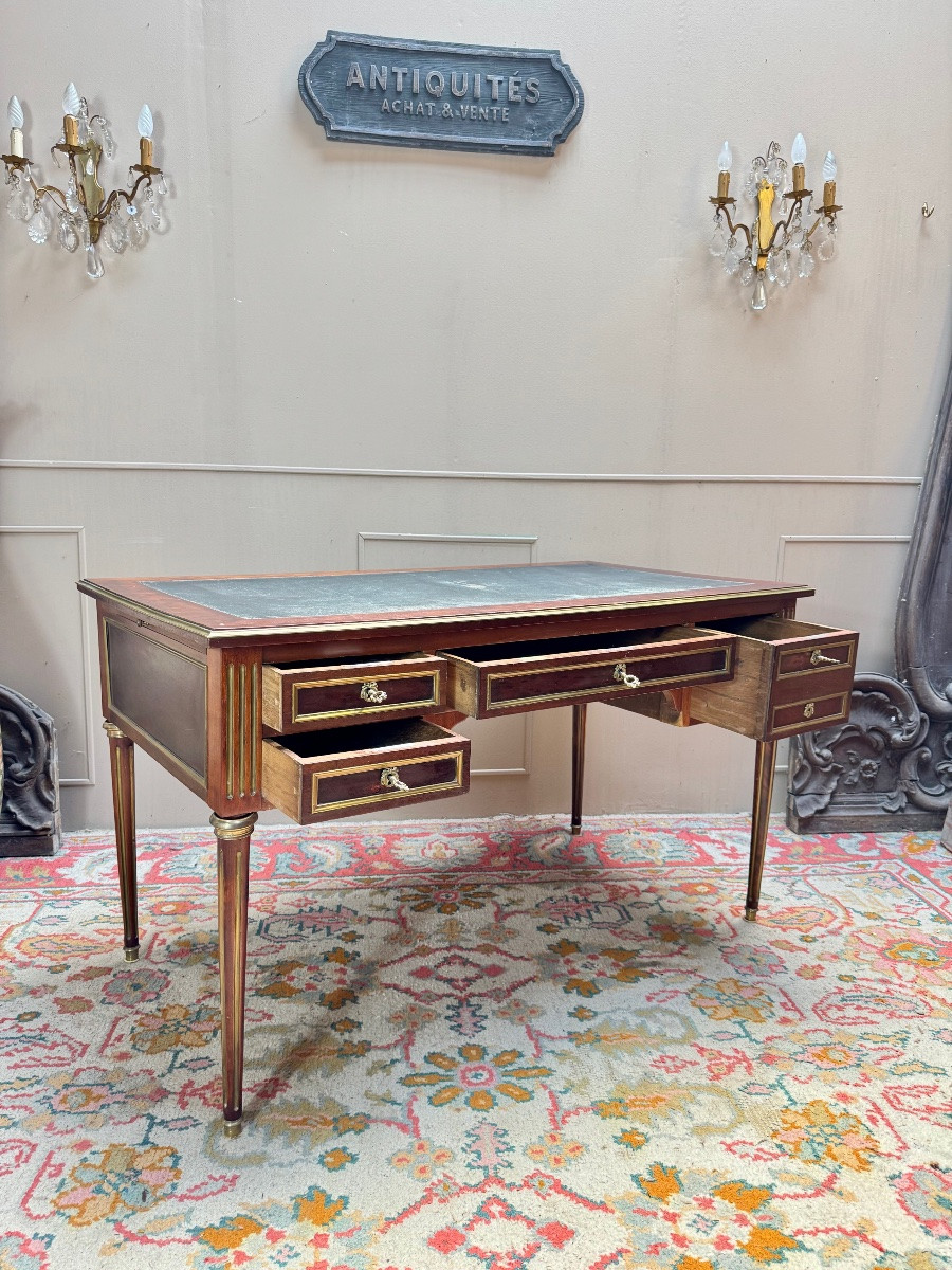 Bureau plat en acajou moucheté de style Louis XVI XIX eme siècle -photo-3