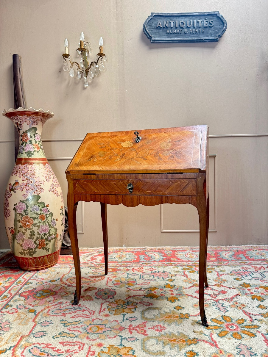 Bureau de pente en marqueterie de style Louis XV 