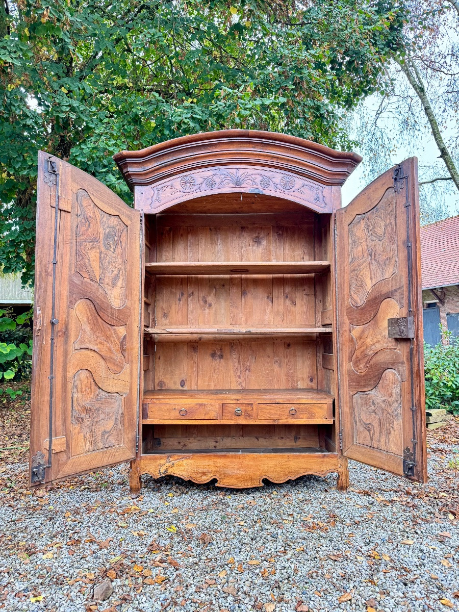  Grande Armoire de château à chapeau de gendarme En Noyer D’époque Louis XV XVIII Eme Siecle-photo-2