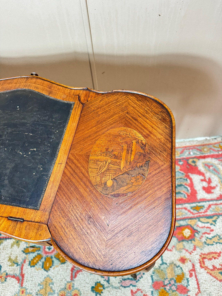 Maison GOUFFÉ Table Rognon, liseuse Ecritoire en marqueterie de style Louis Transition. -photo-2