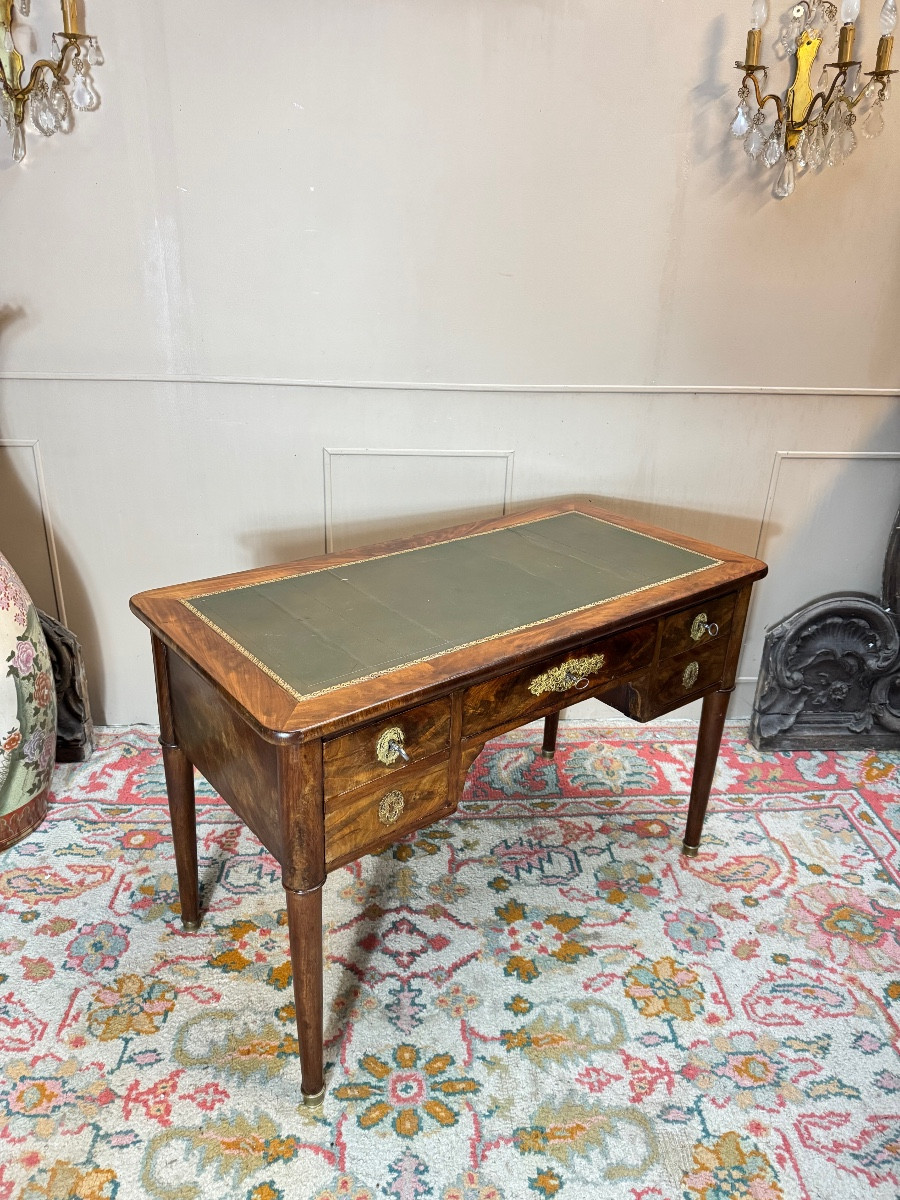 Flat Desk In Flame Mahogany From The Directoire Period, 19th Century 
