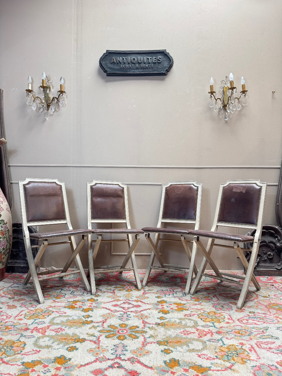 Suite de quatre chaises pliantes en bois laqué de style Louis XVI -photo-2
