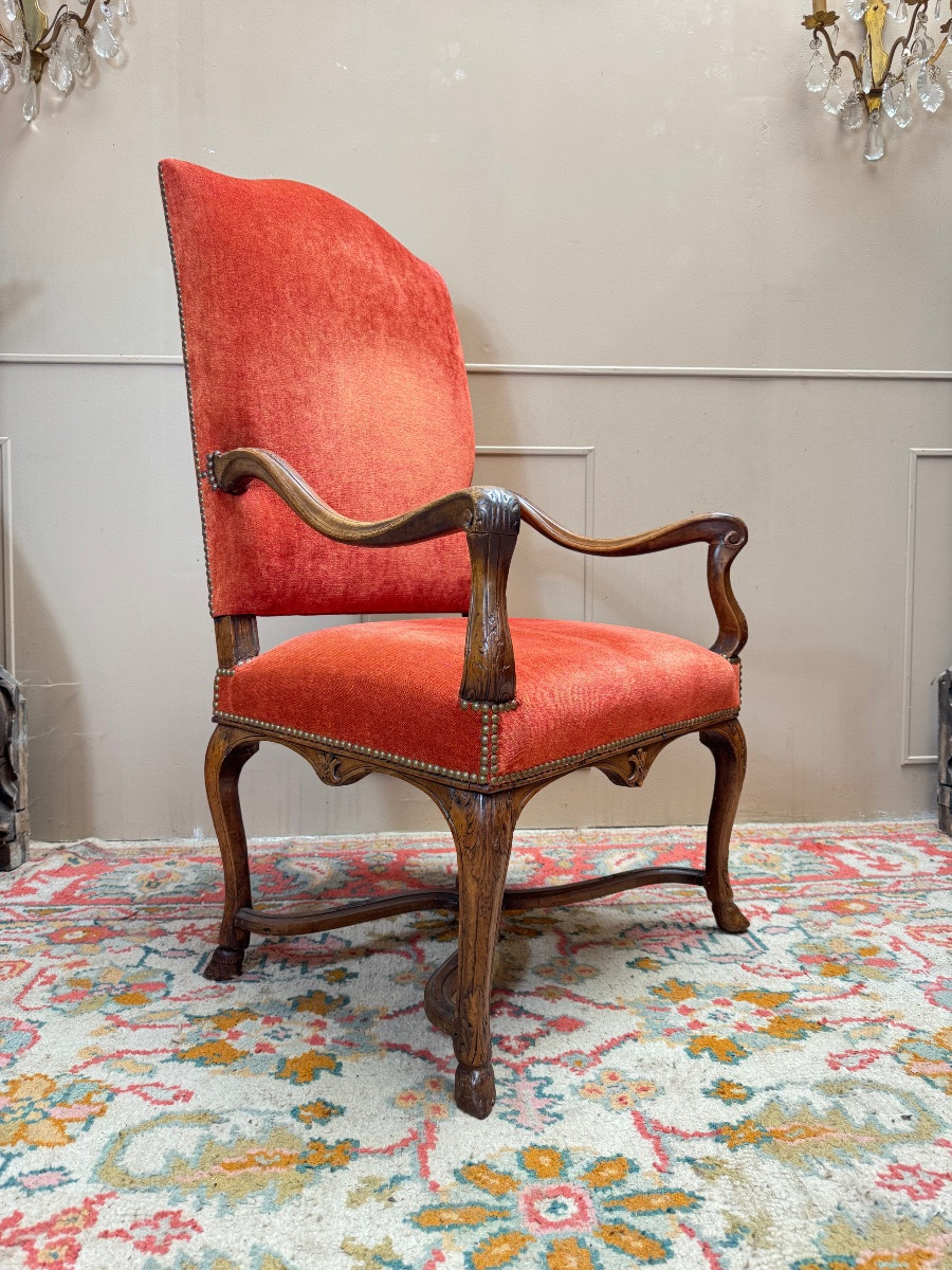 Fauteuil en noyer d’époque Régence début du XVIII eme siècle -photo-3