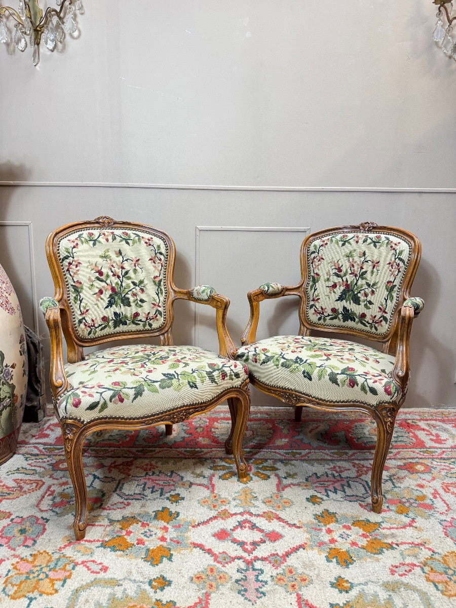 Pair Of Louis XV Style Cabriolet Armchairs In Natural Wood -photo-2