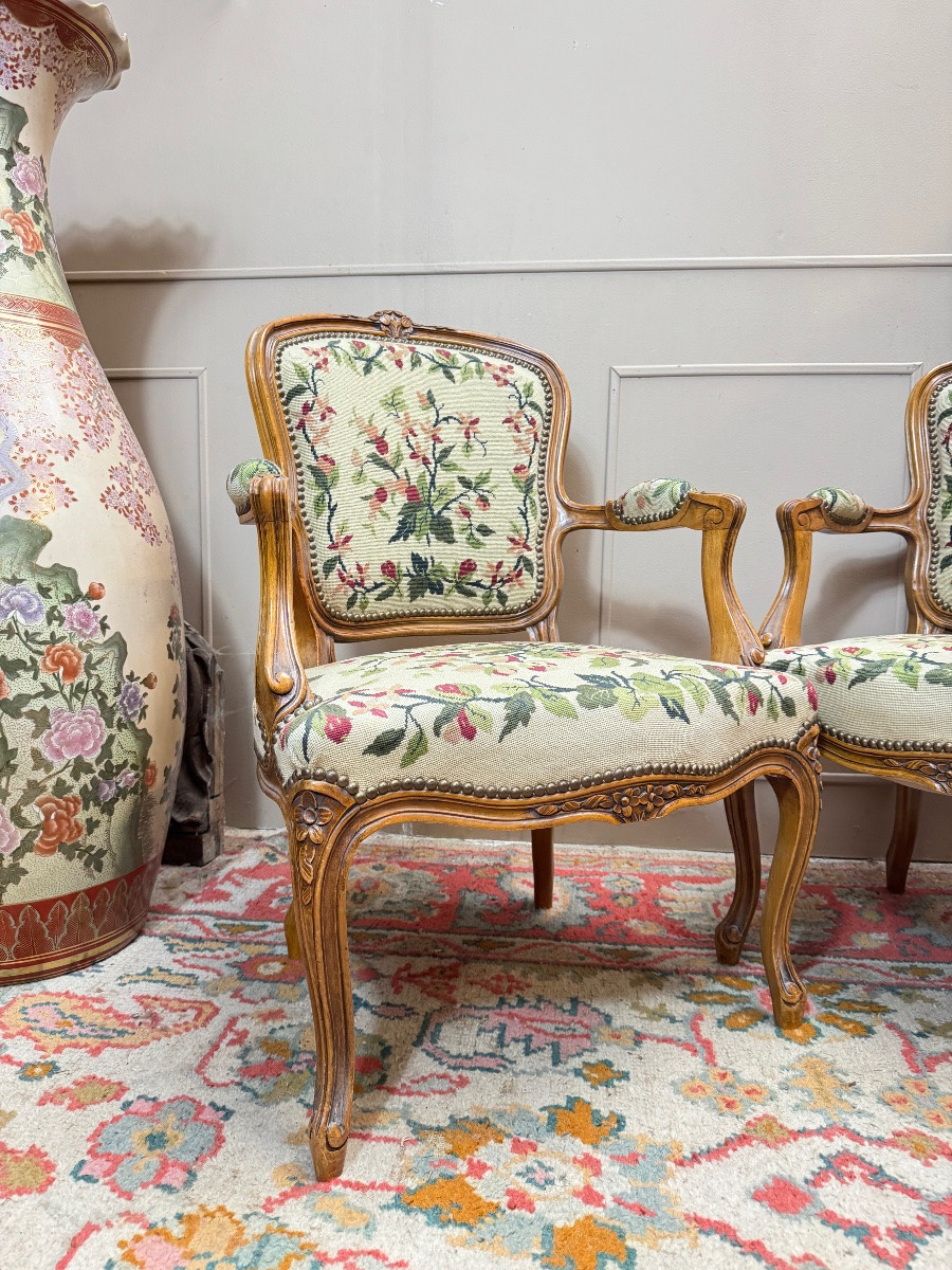 Pair Of Louis XV Style Cabriolet Armchairs In Natural Wood -photo-4
