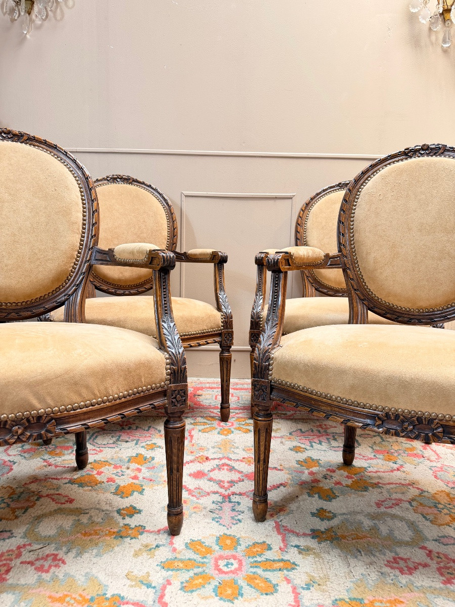 Suite Of Four Louis XVI Style Natural Wood Medallion-back Armchairs-photo-3