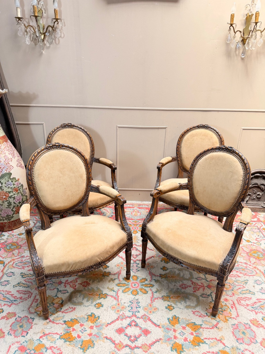 Suite Of Four Louis XVI Style Natural Wood Medallion-back Armchairs-photo-3