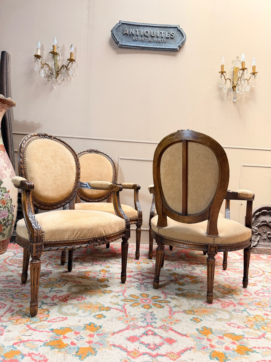 Suite Of Four Louis XVI Style Natural Wood Medallion-back Armchairs-photo-4