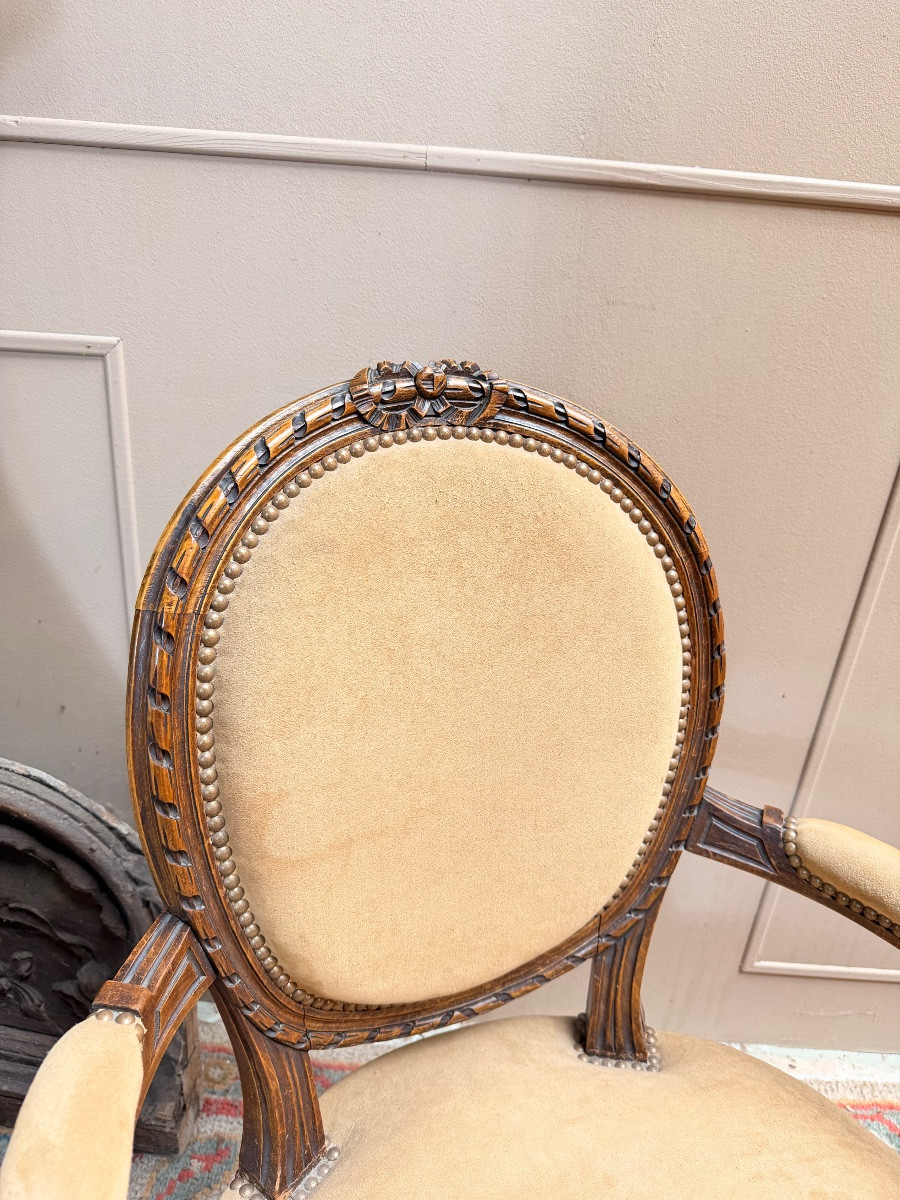 Suite Of Four Louis XVI Style Natural Wood Medallion-back Armchairs-photo-5