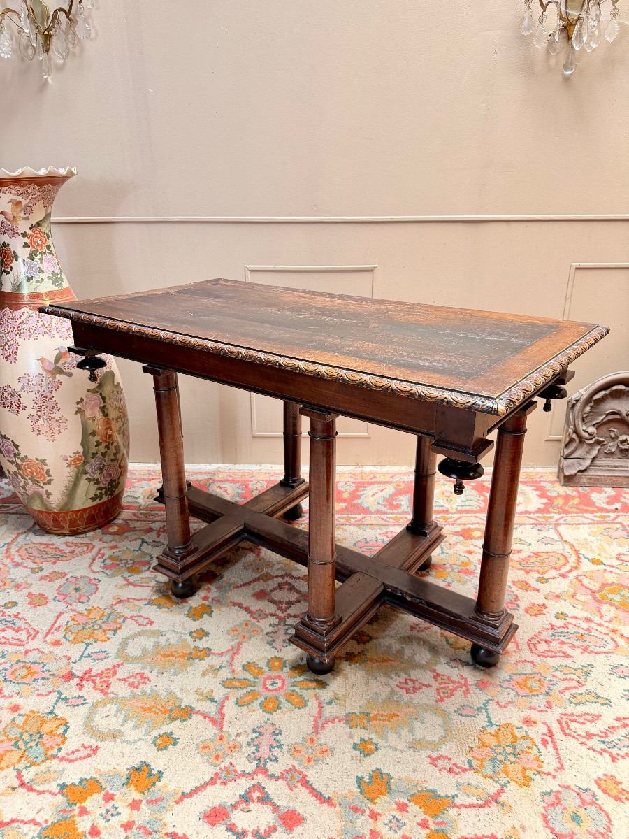 Lorraine Cross Renaissance Table In Walnut 18th Century-photo-2