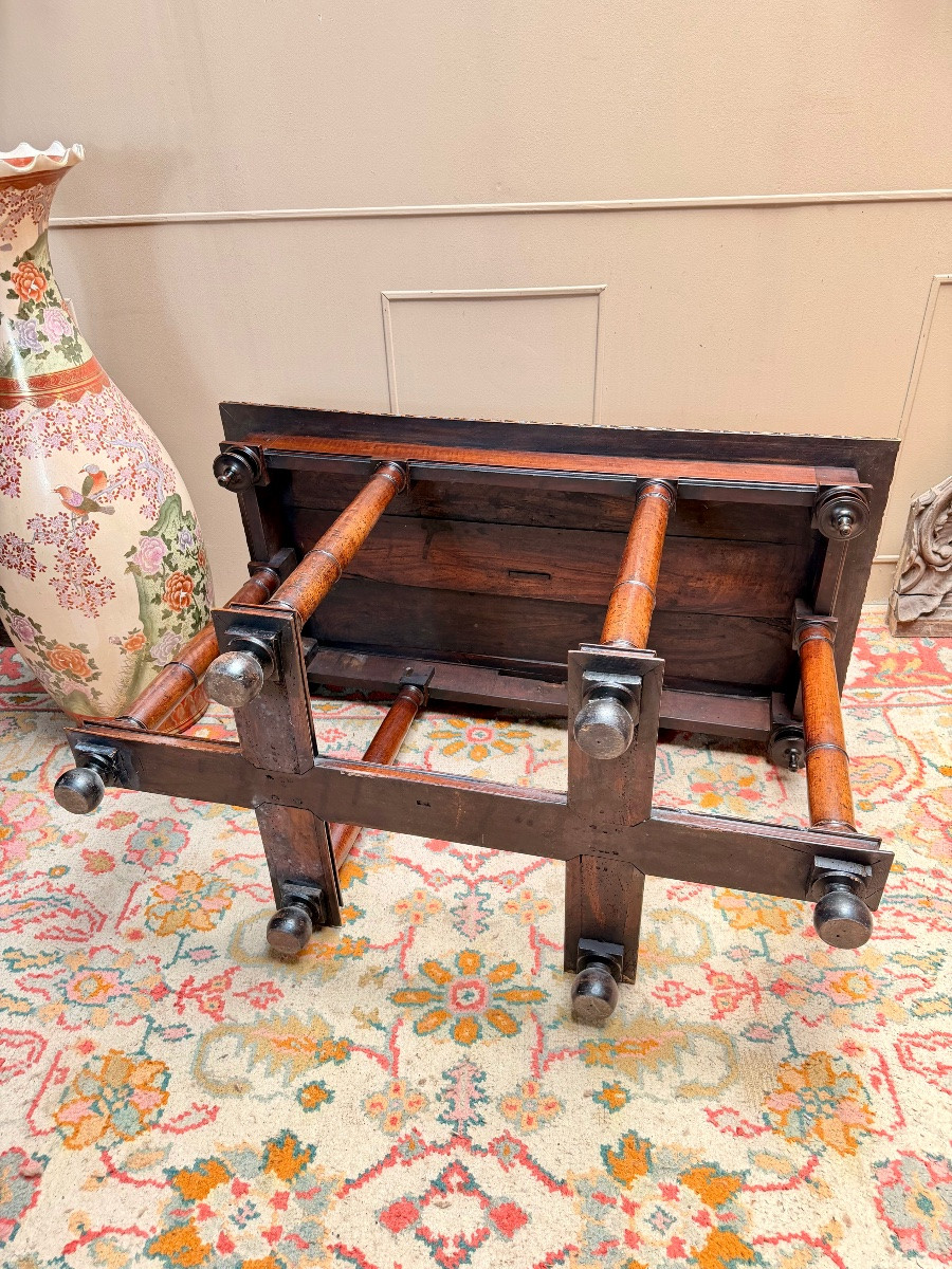 Lorraine Cross Renaissance Table In Walnut 18th Century-photo-8