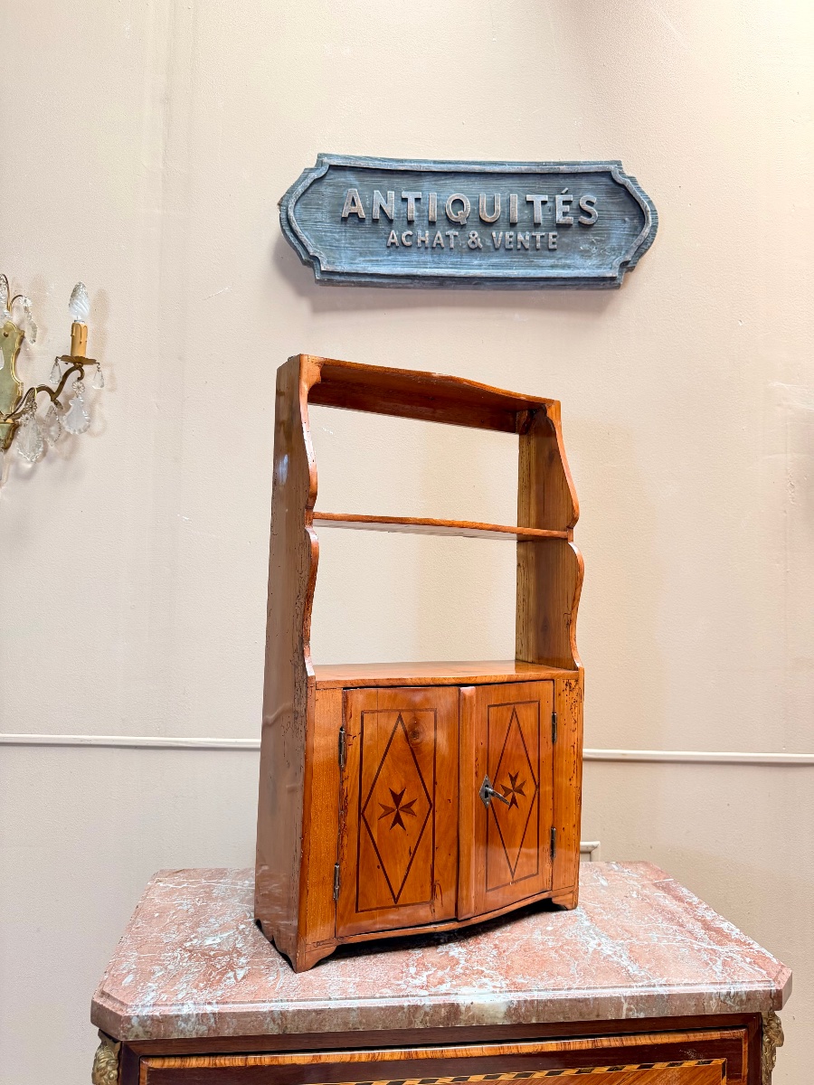 Étagère murale en merisier d’époque Louis XV XVIII eme siècle 