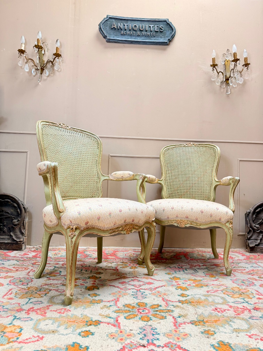 Paire de fauteuils en bois laqué de style Louis XV XIX eme siècle 