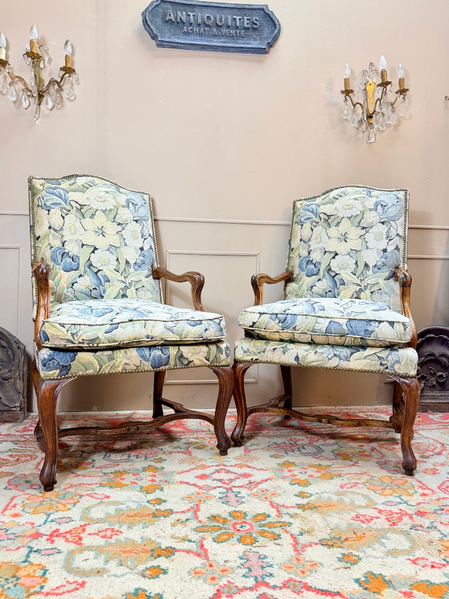 Pair Of 18th-century Louis XV-style Walnut Armchairs -photo-2