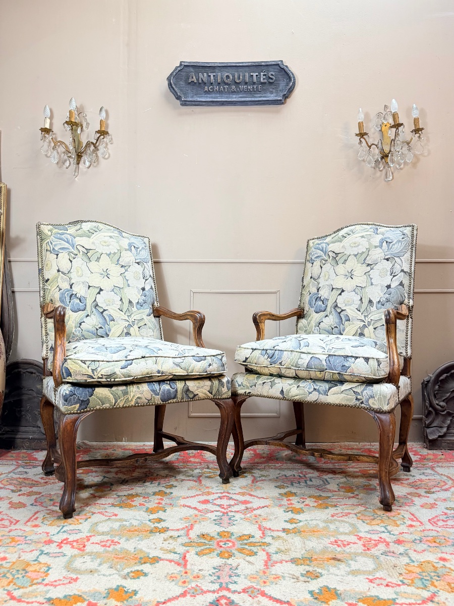 Pair Of 18th-century Louis XV-style Walnut Armchairs -photo-2
