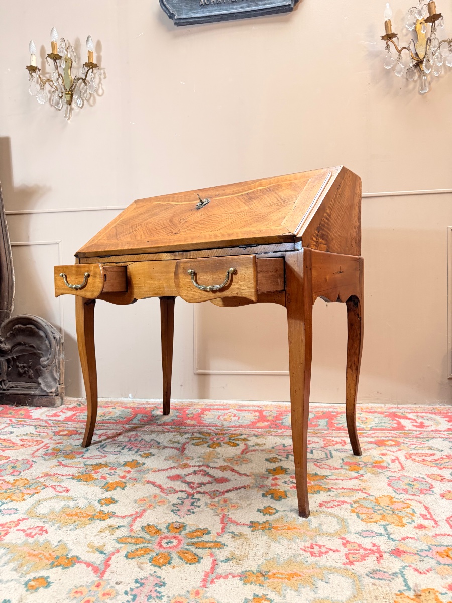 18th-century Louis XV-style Sloping-top Desk In Walnut -photo-1