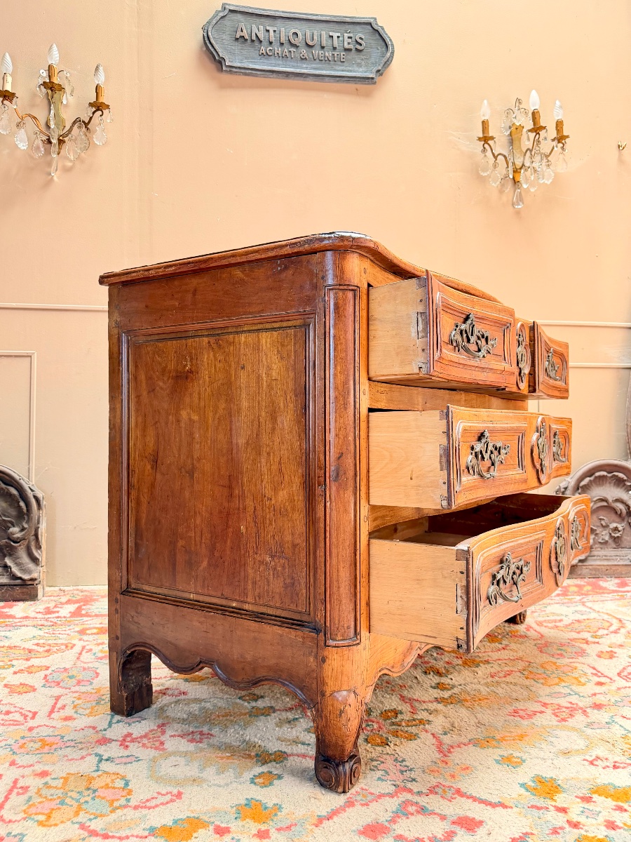 Curved Walnut Chest Of Drawers, Provincial Style, Louis XV Period, 18th Century -photo-2